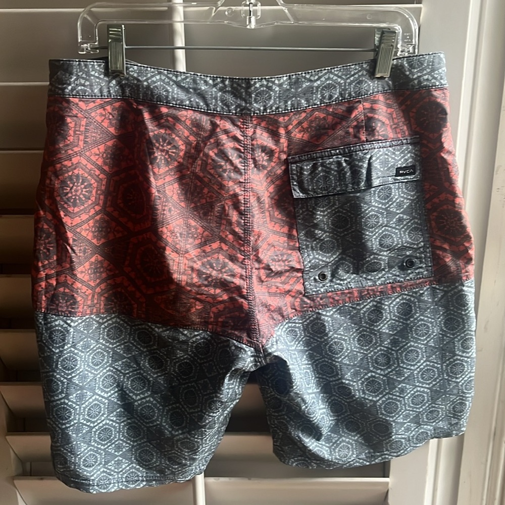 Men’s RVCA Swim Trunks - Picture 3 of 6